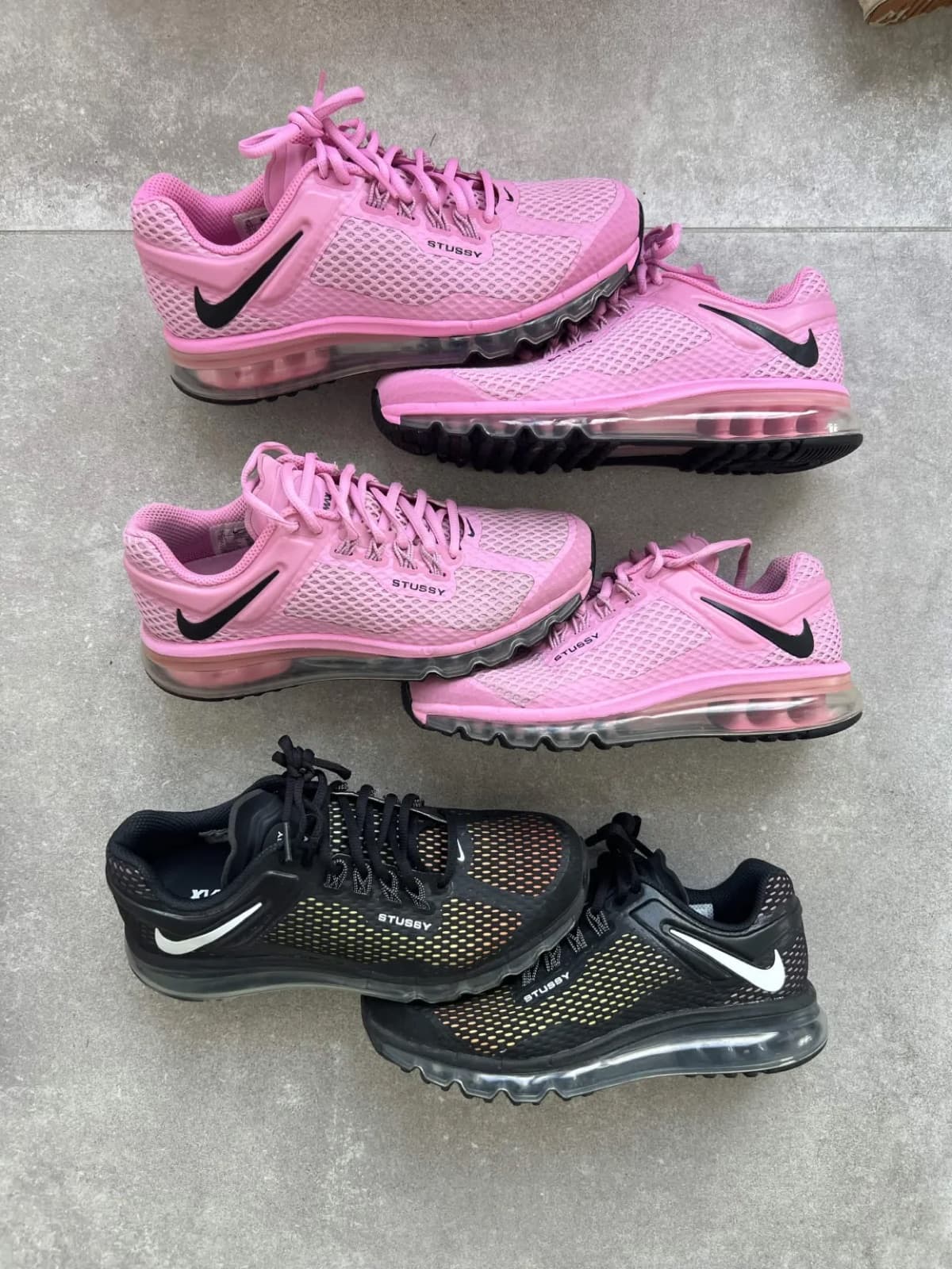 Lyserøde og sorte Nike x Stüssy fra et medlem