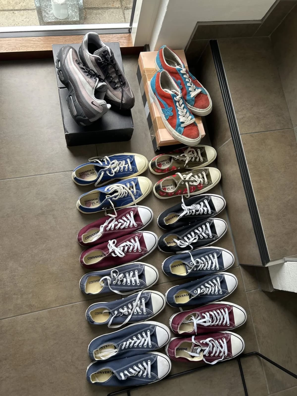 Et medlems indkøb af Converse, Nike og Golf le Fleur