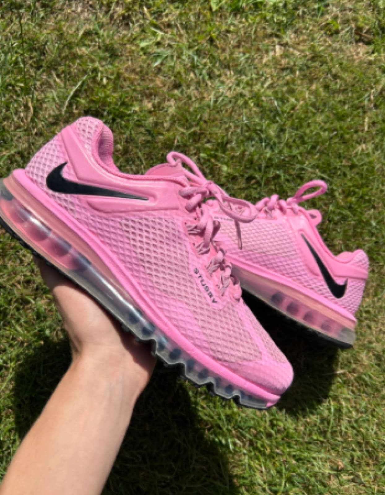 Nike sneakers delt af et medlem
